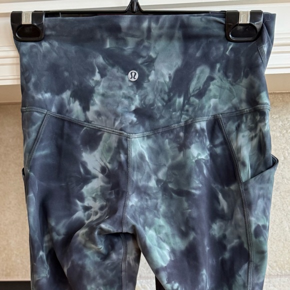 Lululemon Align High Rise Legging With Pockets - Picture 4 of 8